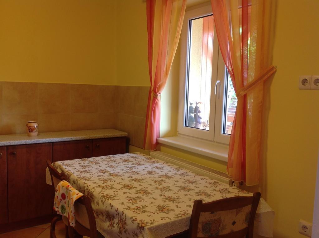 Honved Apartmanhaz Hévíz Стая снимка