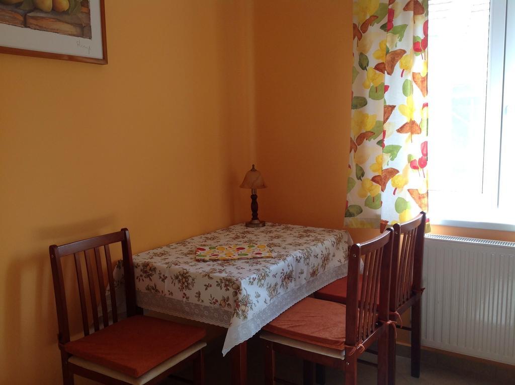 Honved Apartmanhaz Hévíz Стая снимка